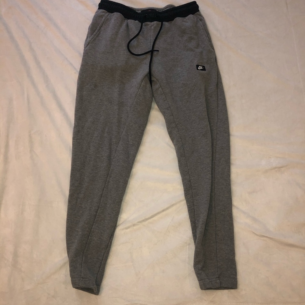 Nike joggers!!